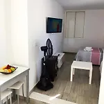 Estudios Contemporaneos Y Centricos Solo Familias Parejas * Conil De La Frontera