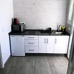 Estudios Contemporaneos Y Centricos Solo Familias Parejas Apartamento *