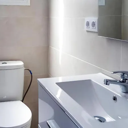 Estudios Contemporaneos Y Centricos Solo Familias Parejas Apartamento *