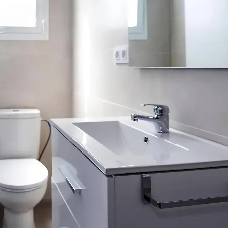 Estudios Contemporaneos Y Centricos Solo Familias Parejas * Conil De La Frontera