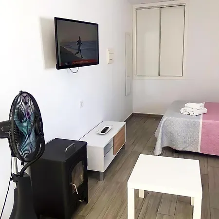 公寓 Estudios Contemporaneos Y Centricos Solo Familias Parejas 科尼尔-德拉弗龙特拉