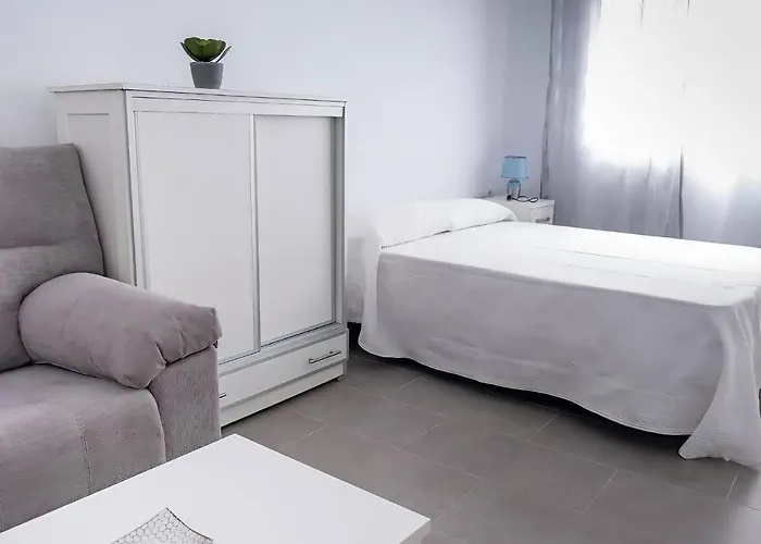 公寓 Estudios Contemporaneos Y Centricos Solo Familias Parejas 科尼尔-德拉弗龙特拉