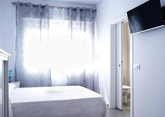 公寓 Estudios Contemporaneos Y Centricos Solo Familias Parejas 科尼尔-德拉弗龙特拉