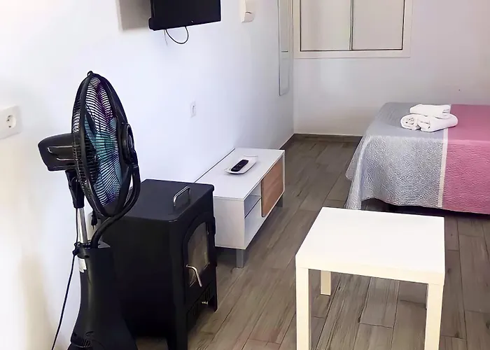 公寓 Estudios Contemporaneos Y Centricos Solo Familias Parejas 科尼尔-德拉弗龙特拉